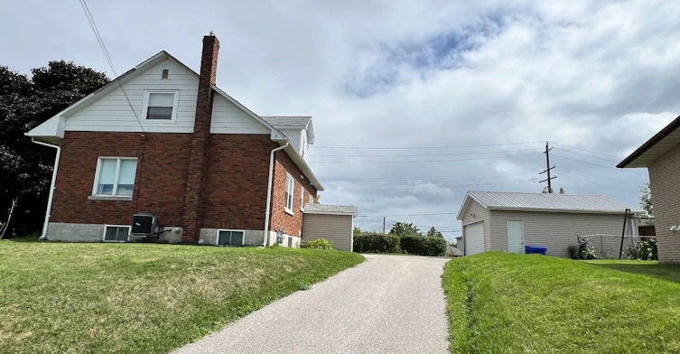Lower-205 Simcoe Road, Bradford West Gwillimbury, ON, L3Z 1Y5 - 21