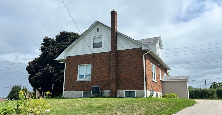 Lower-205 Simcoe Road, Bradford West Gwillimbury, ON, L3Z 1Y5 - 2