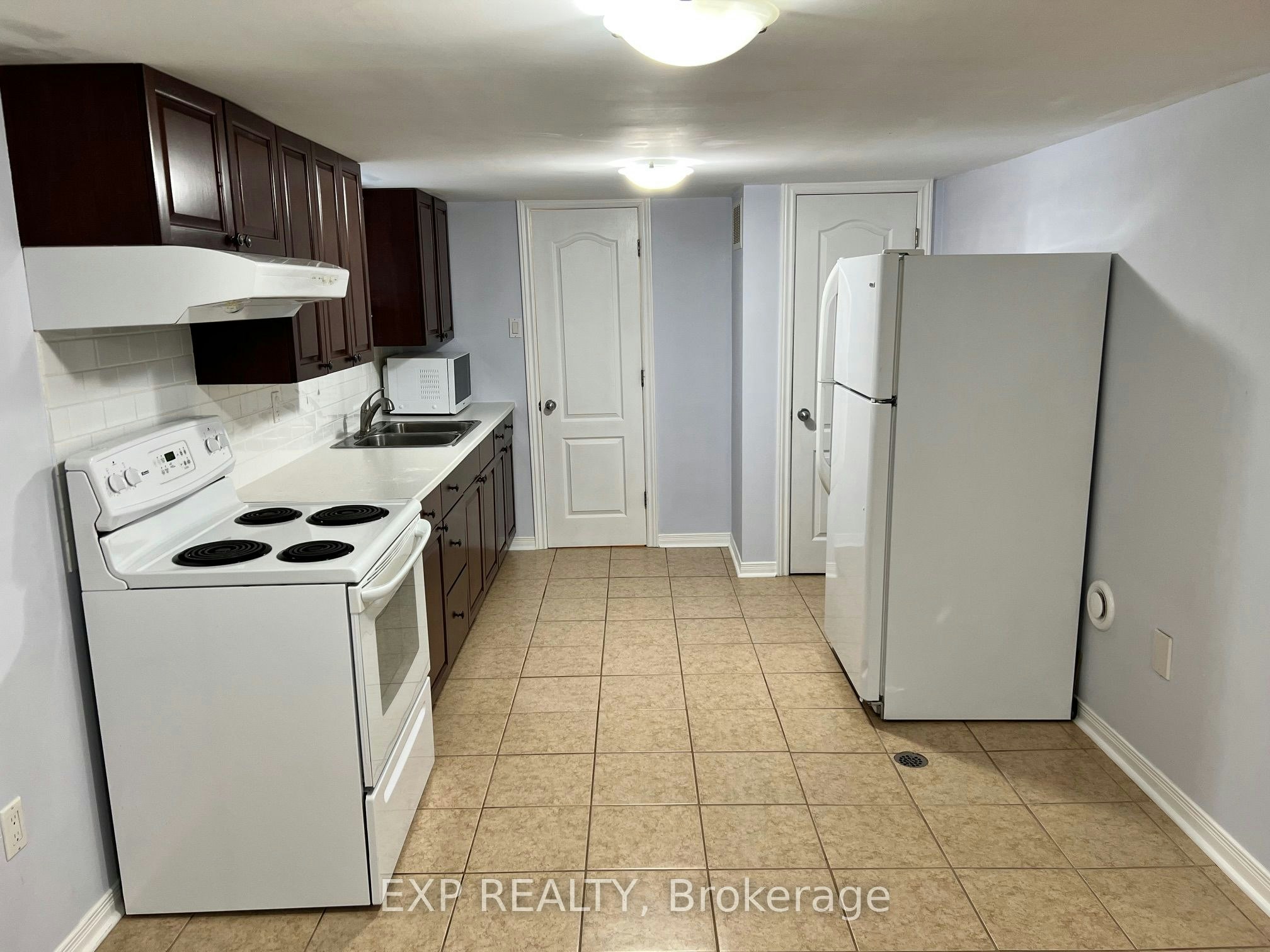 Lower-205 Simcoe Road, Bradford West Gwillimbury, ON, L3Z 1Y5 - 8