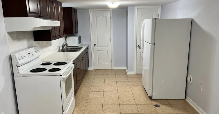 Lower-205 Simcoe Road, Bradford West Gwillimbury, ON, L3Z 1Y5 - 8