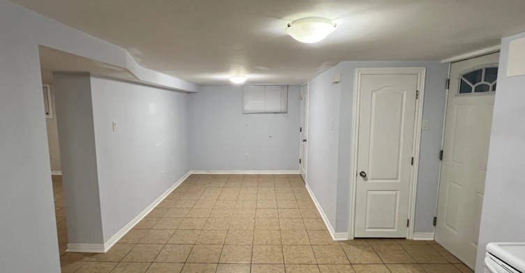 Lower-205 Simcoe Road, Bradford West Gwillimbury, ON, L3Z 1Y5 - 14