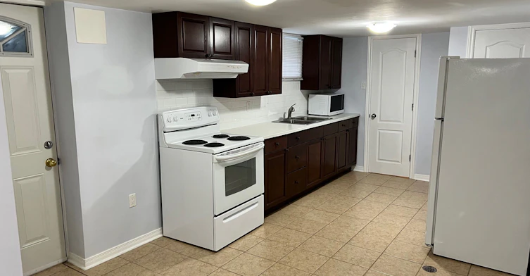Lower-205 Simcoe Road, Bradford West Gwillimbury, ON, L3Z 1Y5 - 7