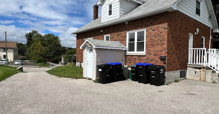 Lower-205 Simcoe Road, Bradford West Gwillimbury, ON, L3Z 1Y5 - 3