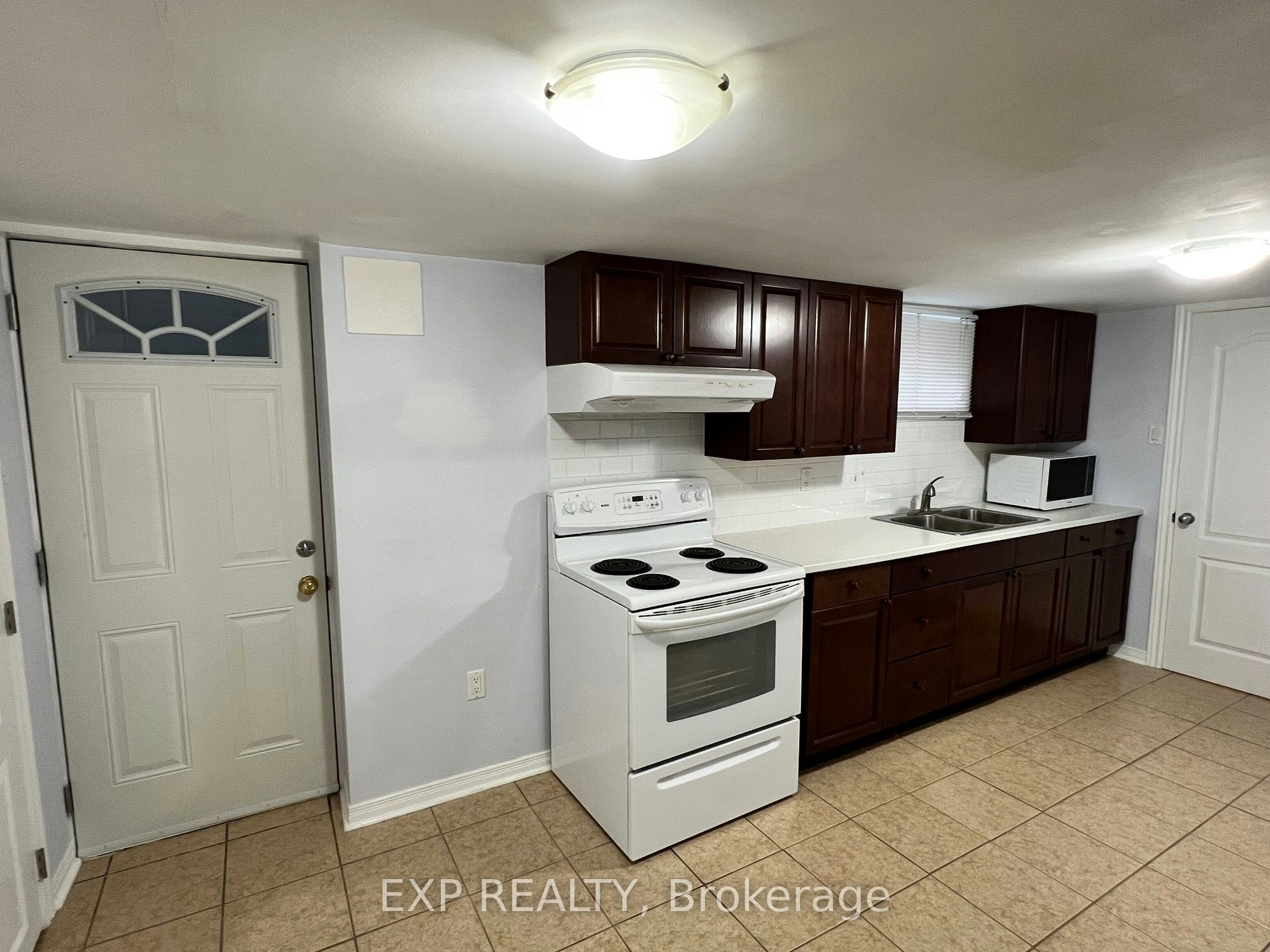 Lower-205 Simcoe Road, Bradford West Gwillimbury, ON, L3Z 1Y5 - 6