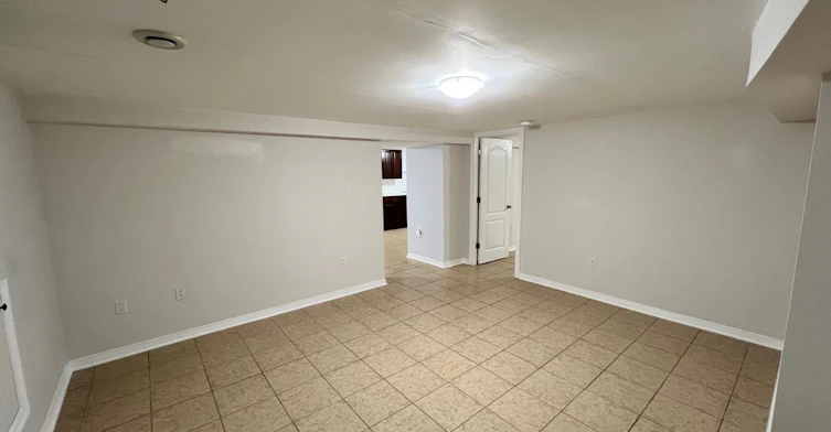 Lower-205 Simcoe Road, Bradford West Gwillimbury, ON, L3Z 1Y5 - 13
