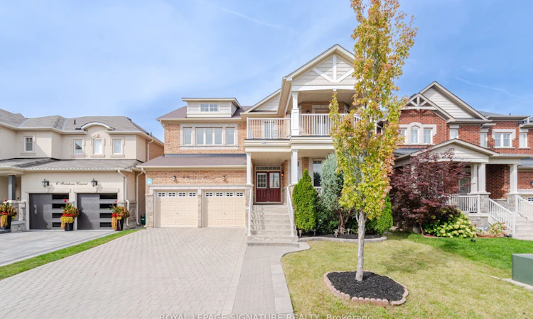 8 Farmhouse Crescent