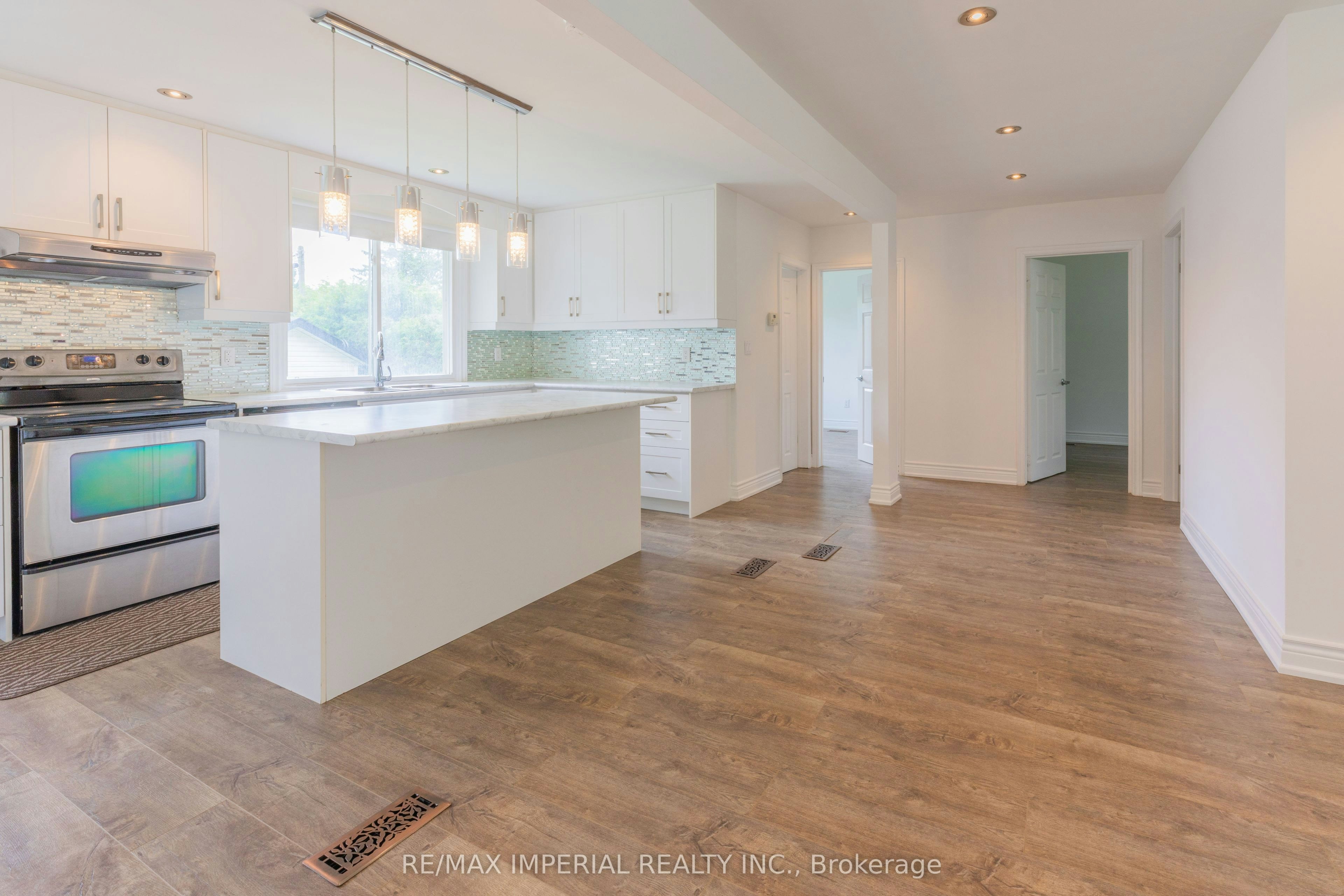 Main-388 Becker Road, Richmond Hill, ON, L4C 2S2 - 4