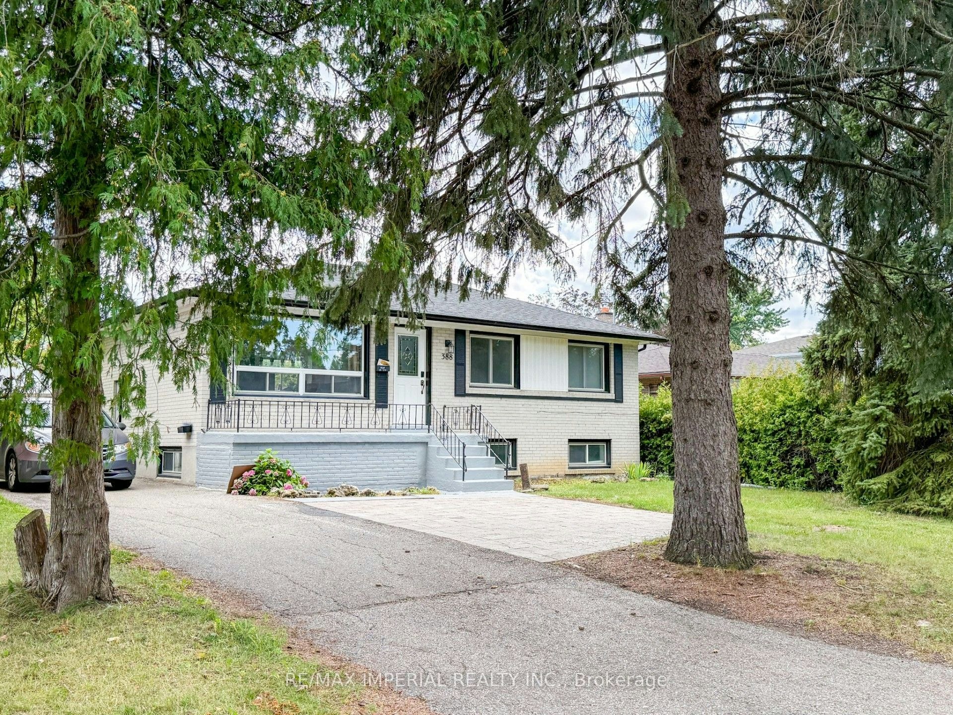 Main-388 Becker Road, Richmond Hill, ON, L4C 2S2