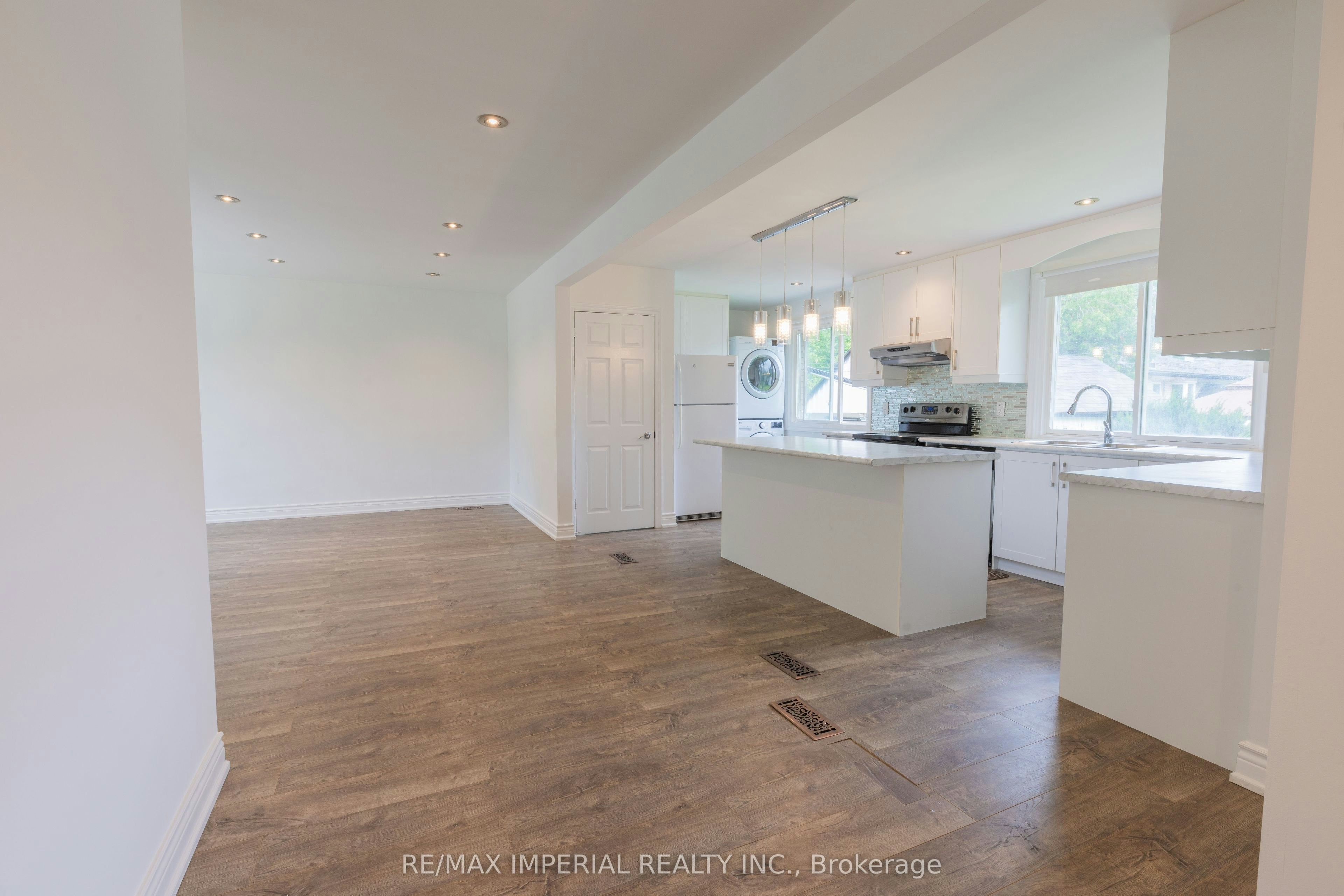 Main-388 Becker Road, Richmond Hill, ON, L4C 2S2 - 5