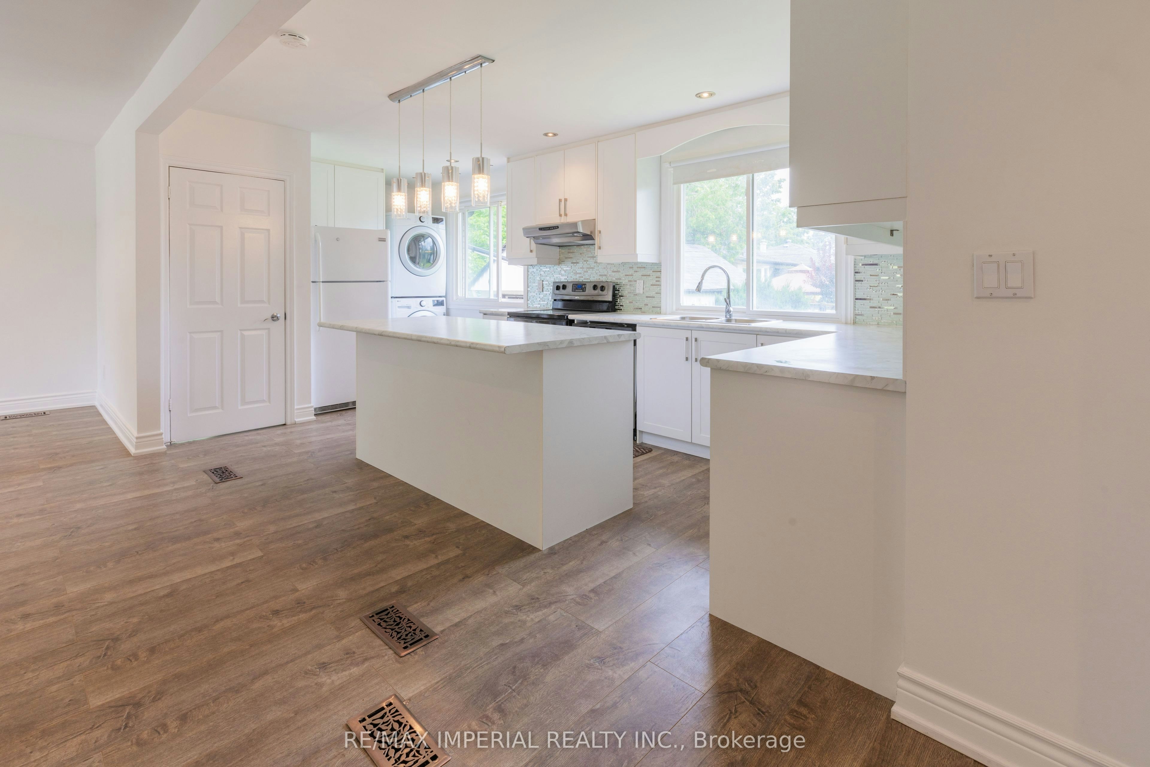 Main-388 Becker Road, Richmond Hill, ON, L4C 2S2 - 7