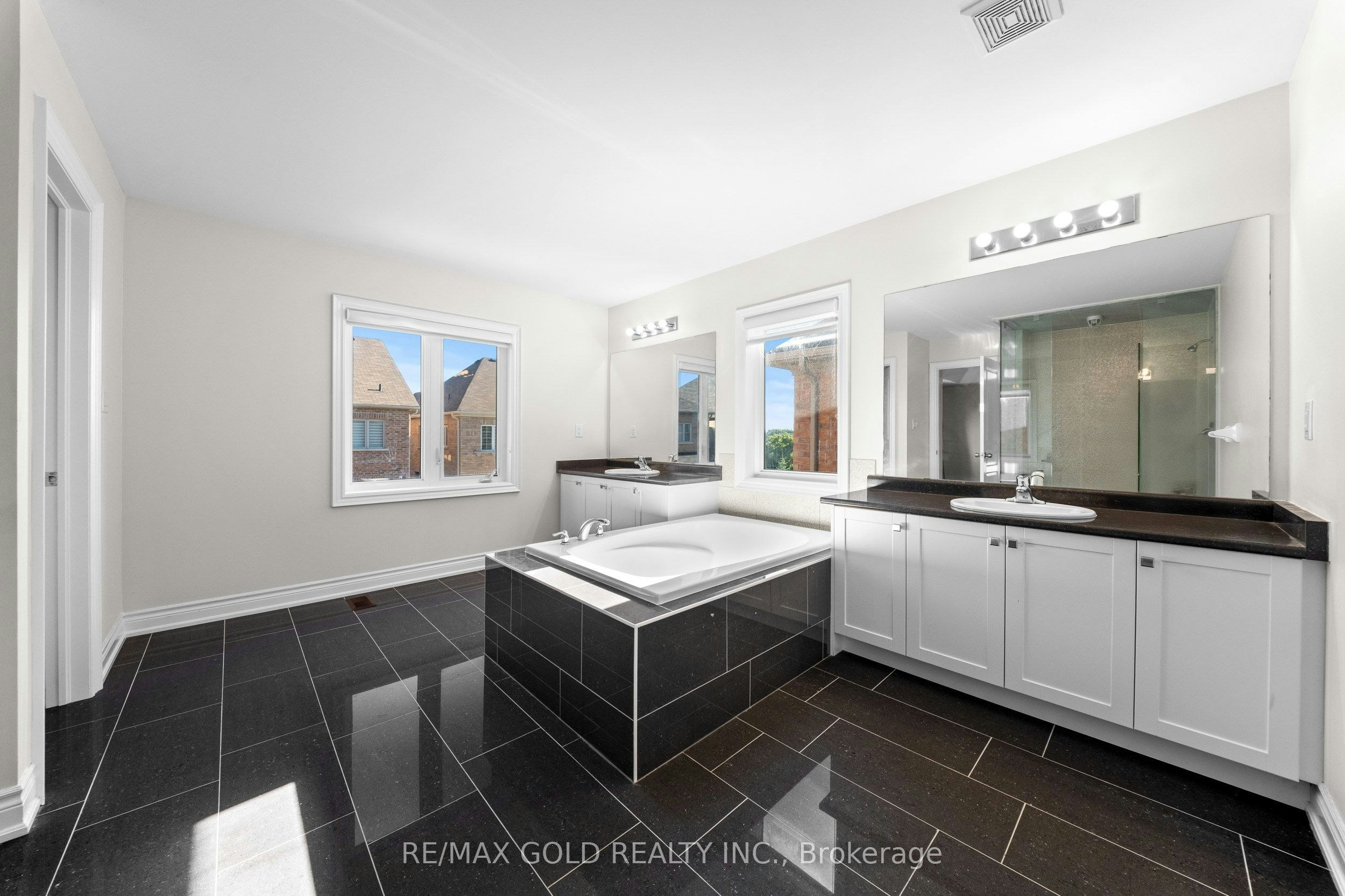 600 Mactier Drive, Vaughan, ON, L4H 4T9 - 35