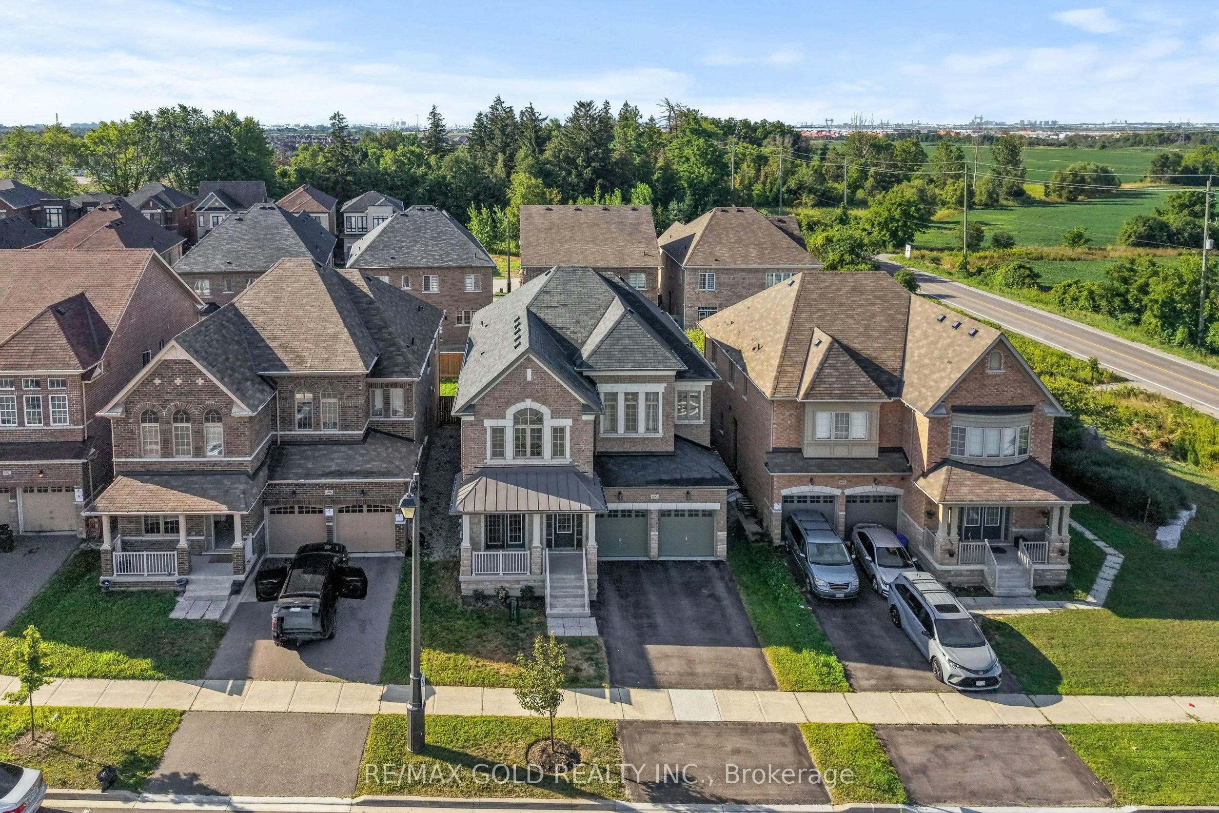 600 Mactier Drive, Vaughan, ON, L4H 4T9 - 2