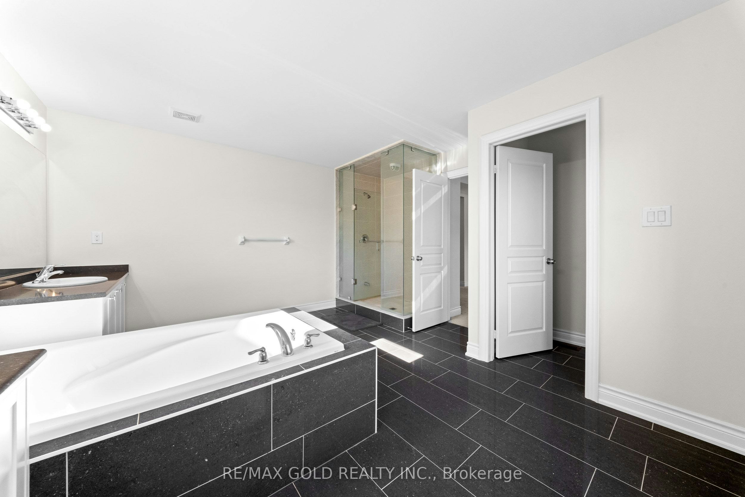 600 Mactier Drive, Vaughan, ON, L4H 4T9 - 36