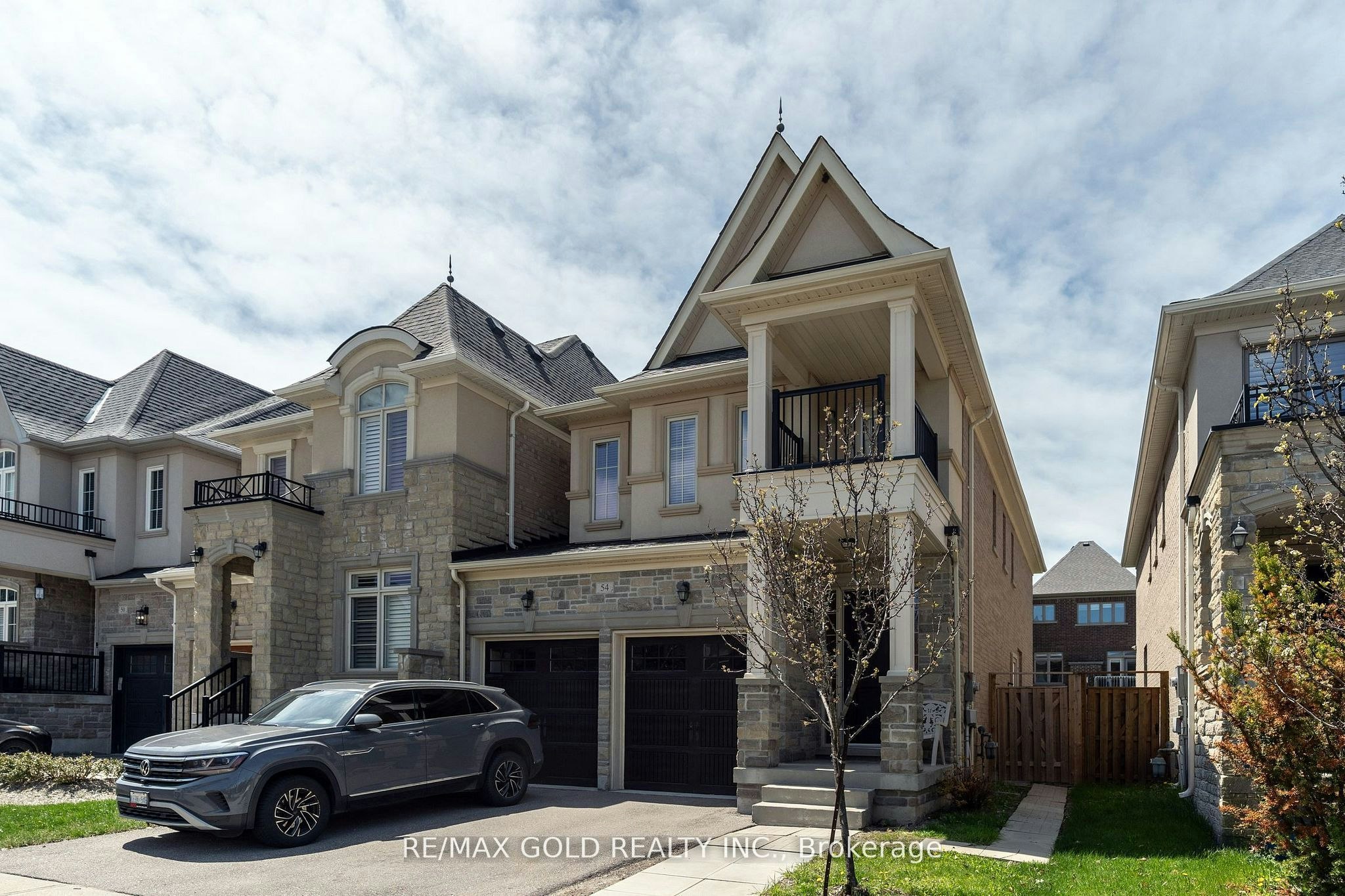 54 Robert Berry Crescent, King, ON, L7B 1L4 - 2