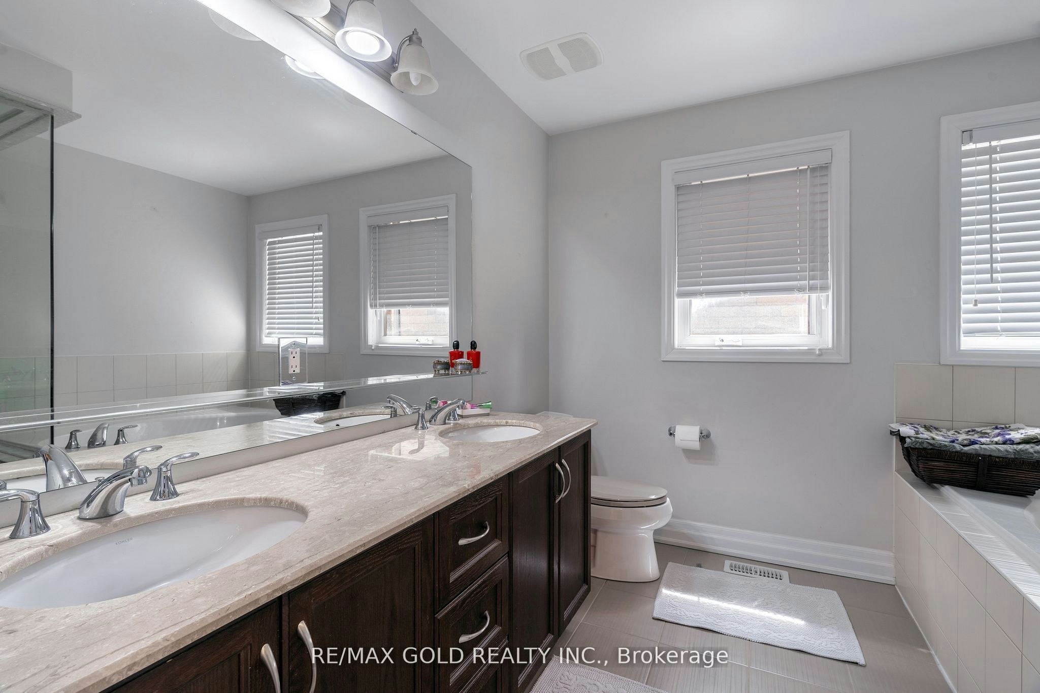 54 Robert Berry Crescent, King, ON, L7B 1L4 - 27