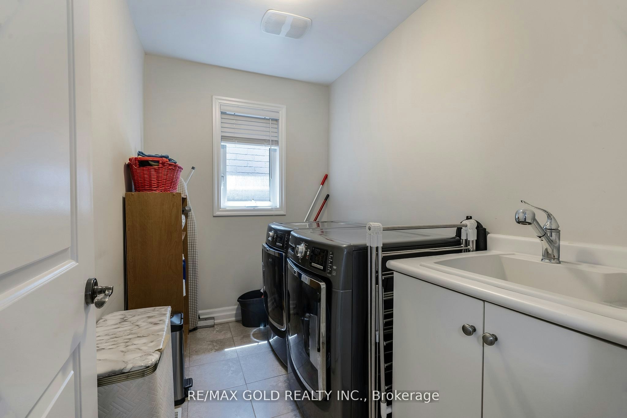 54 Robert Berry Crescent, King, ON, L7B 1L4 - 30