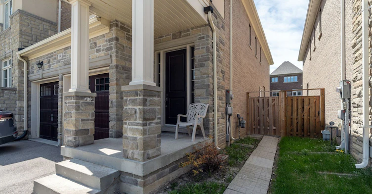 54 Robert Berry Crescent, King, ON, L7B 1L4 - 3