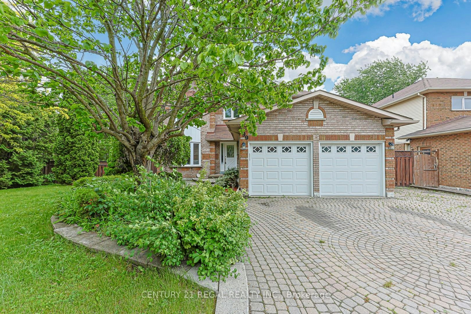 599 Sandford Street, Newmarket, ON, L3X 1T4