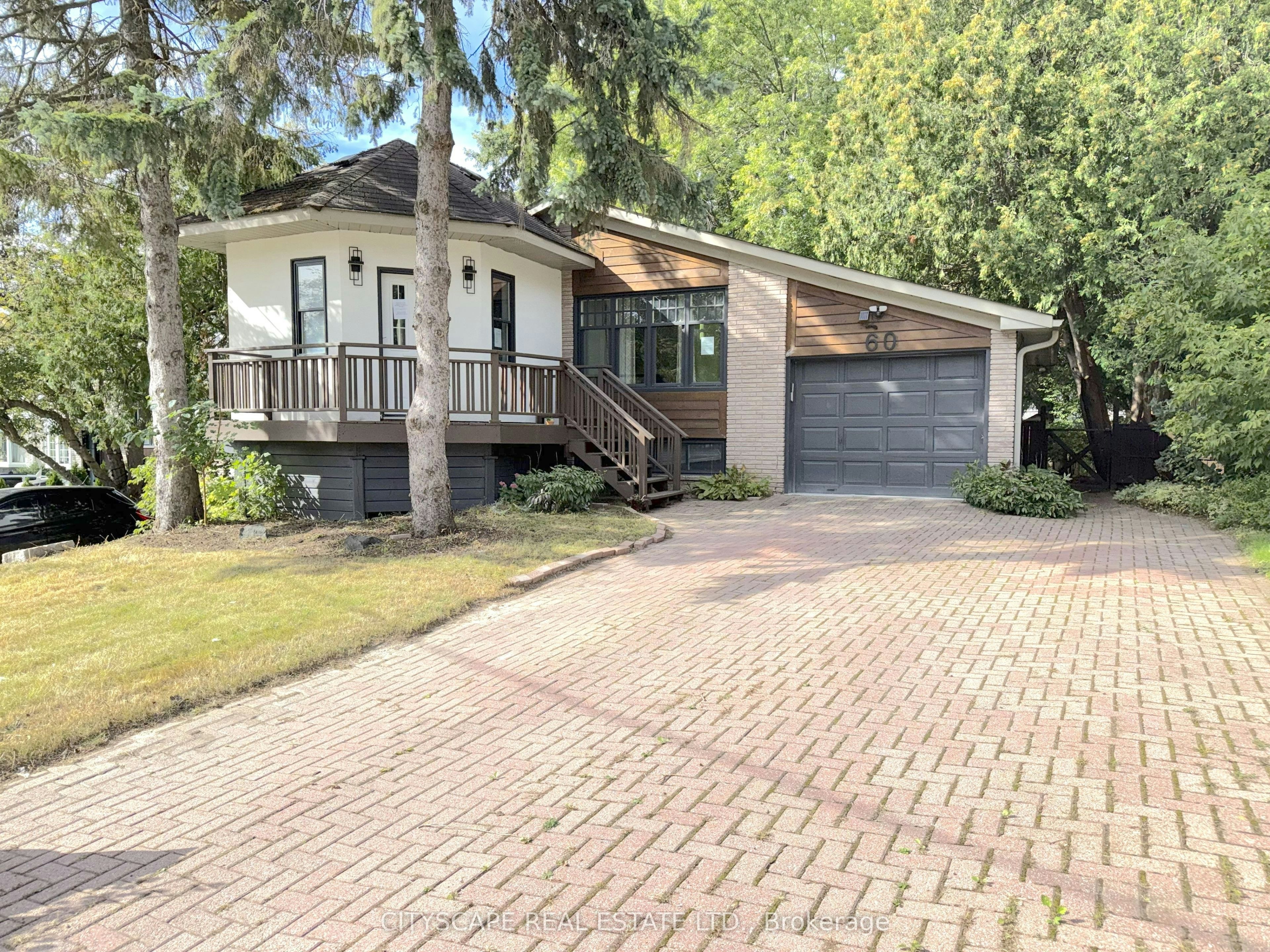 60 Hillview Drive, Newmarket, ON, L3Y 4H9