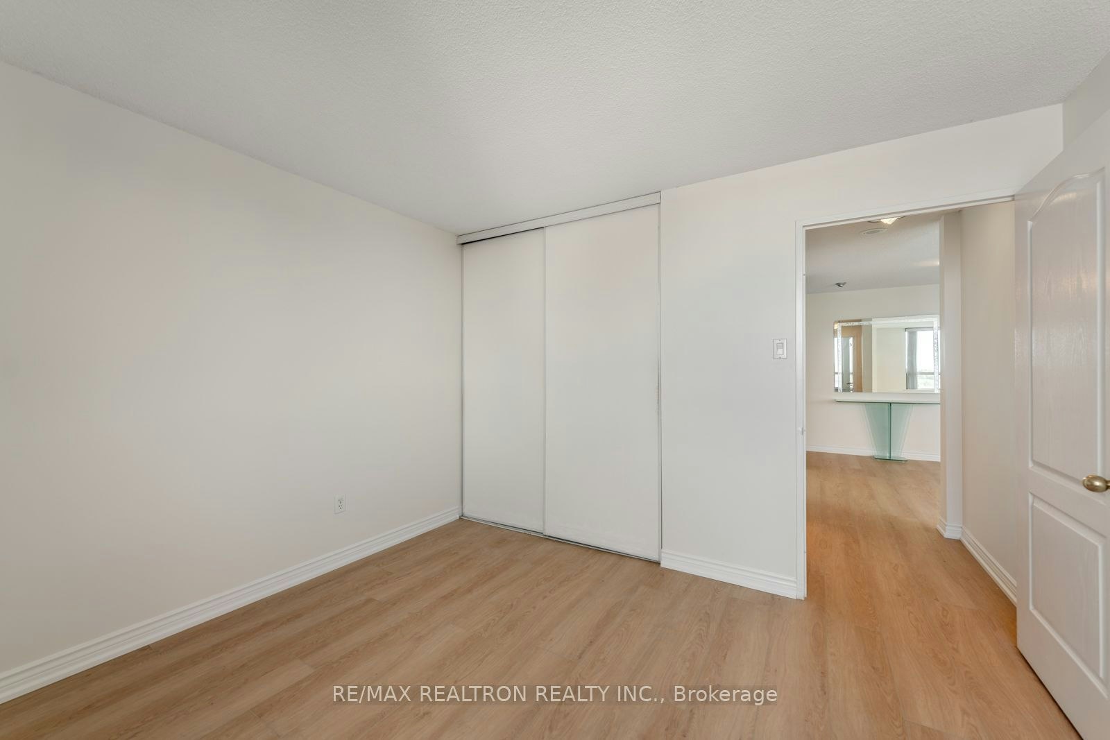 803-7 Townsgate Drive, Vaughan, ON, L4J 7Z9 - 20