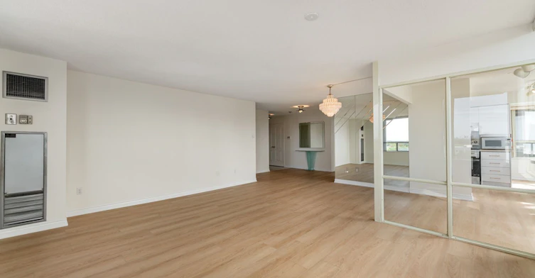 803-7 Townsgate Drive, Vaughan, ON, L4J 7Z9 - 7