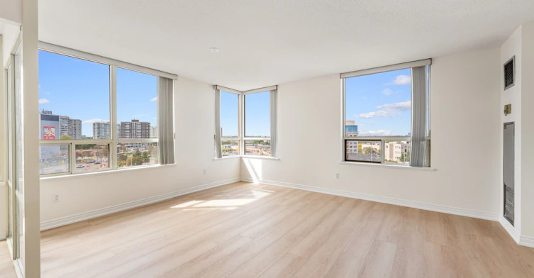 803-7 Townsgate Drive, Vaughan, ON, L4J 7Z9 - 5