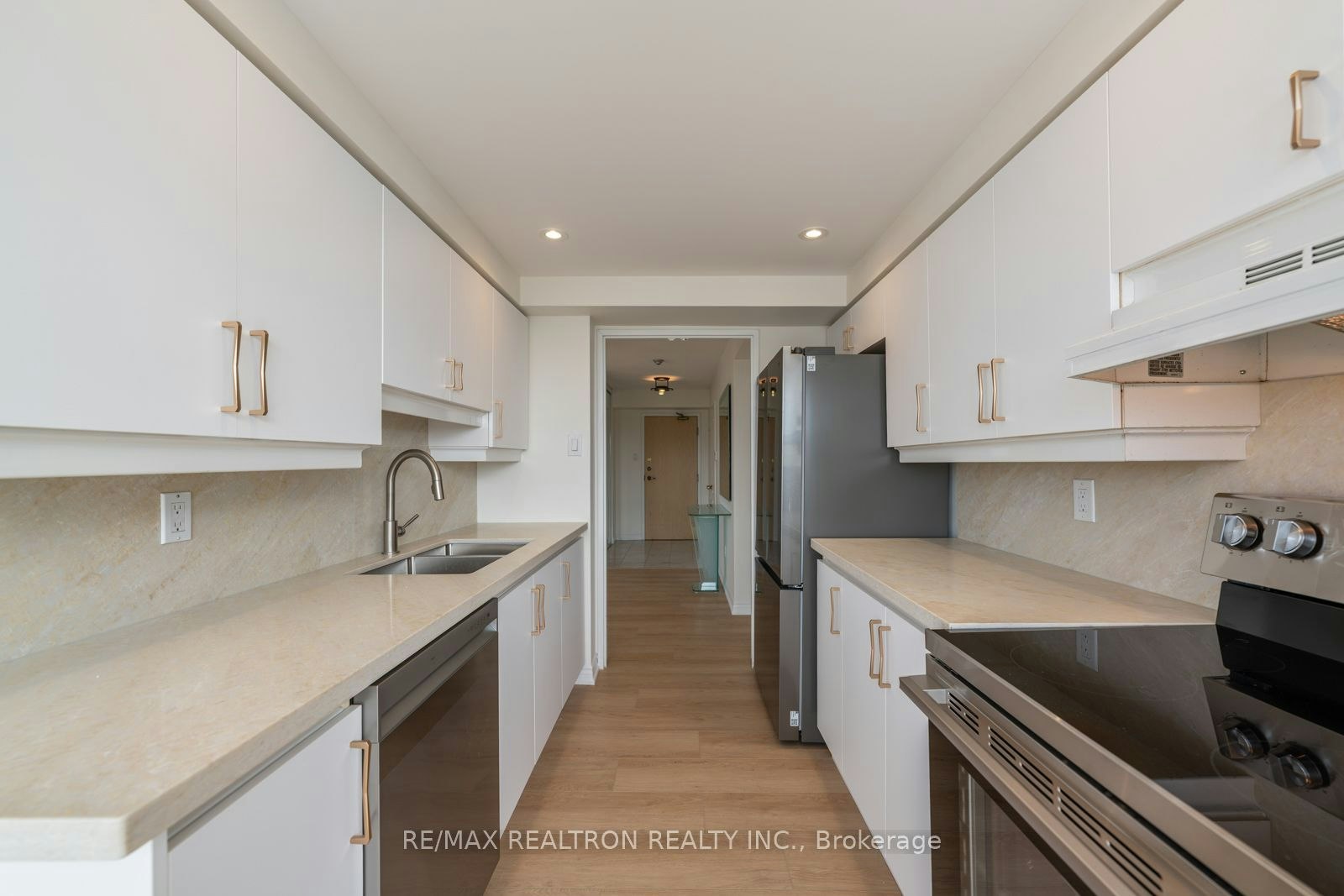 803-7 Townsgate Drive, Vaughan, ON, L4J 7Z9 - 13