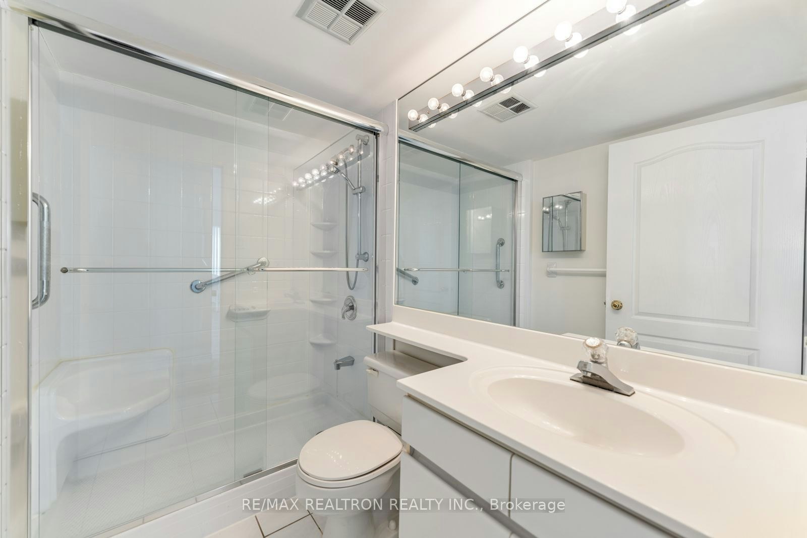 803-7 Townsgate Drive, Vaughan, ON, L4J 7Z9 - 21