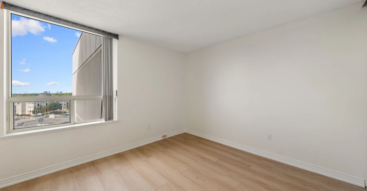 803-7 Townsgate Drive, Vaughan, ON, L4J 7Z9 - 19
