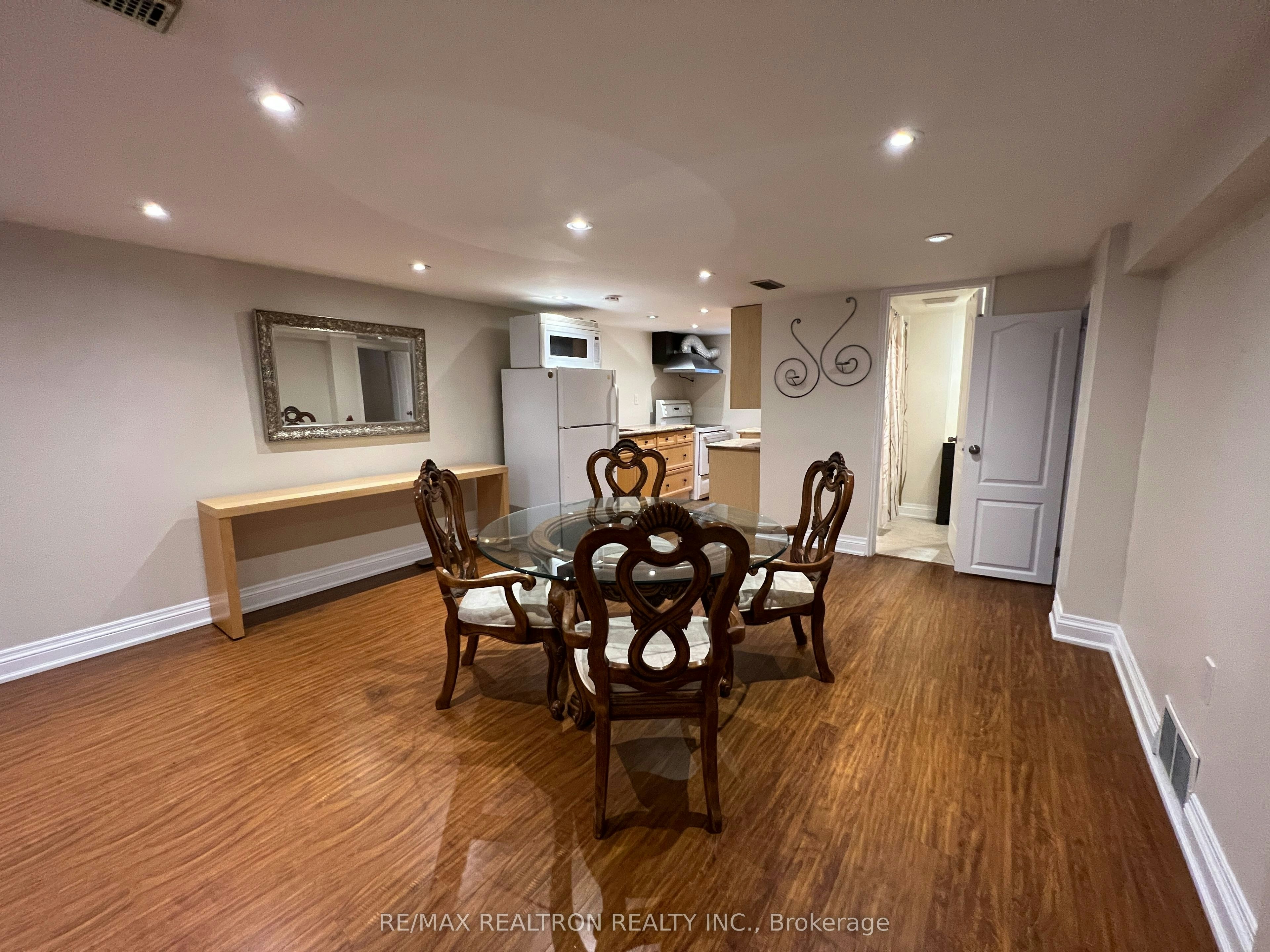 428 Paliser Crescent N, Richmond Hill, ON, L4C 1R6 4