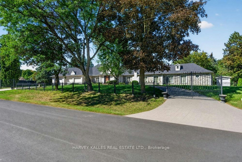28 Putting Green Crescent, Vaughan, ON, L0J 1C0