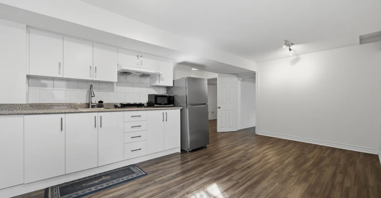 27 Watkins Glen Crescent, Aurora, ON, L4G 7P3 - 5