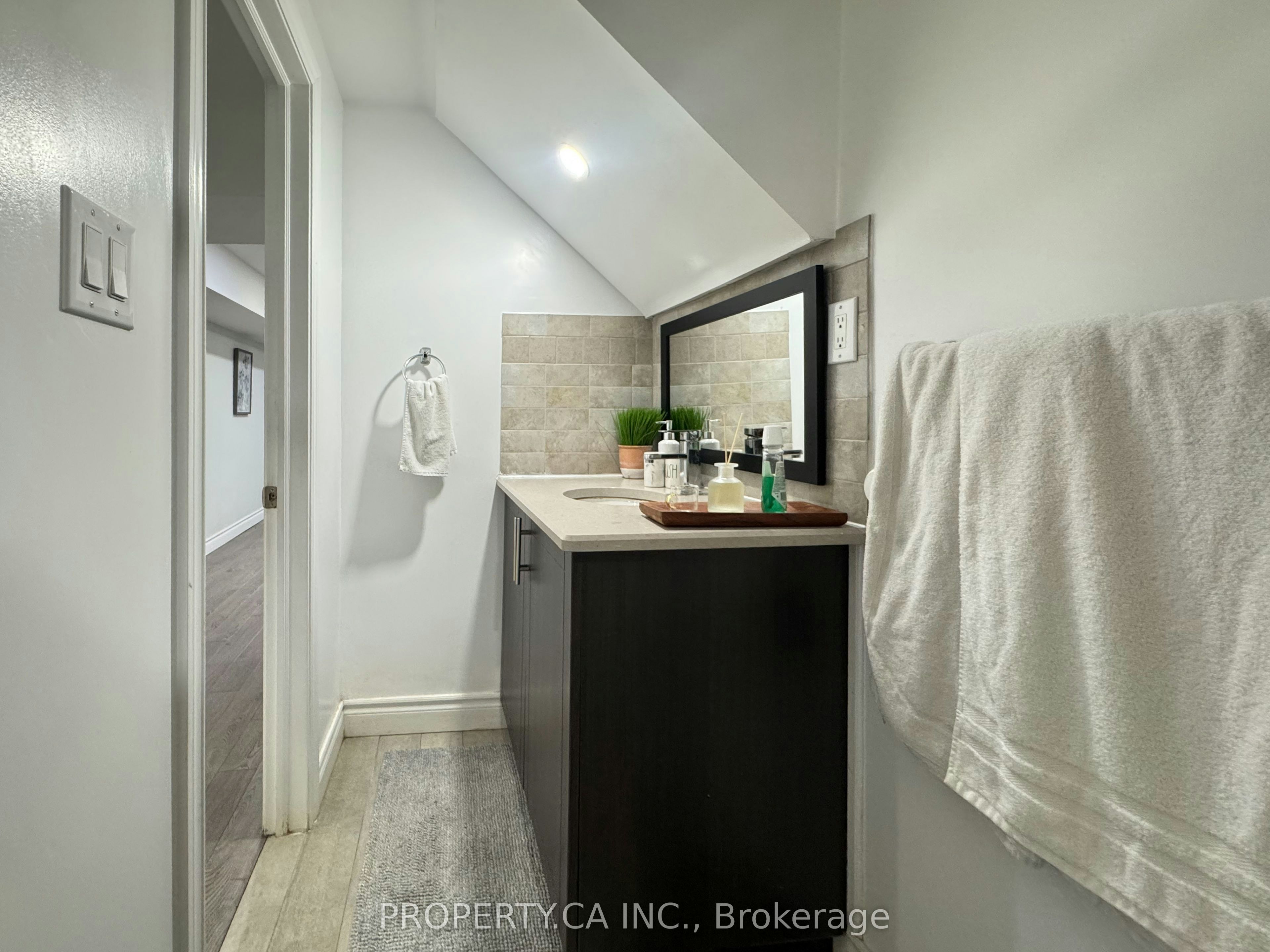 Lower-37 Hewlett Crescent, Markham, ON, L3P 7J9 - 12