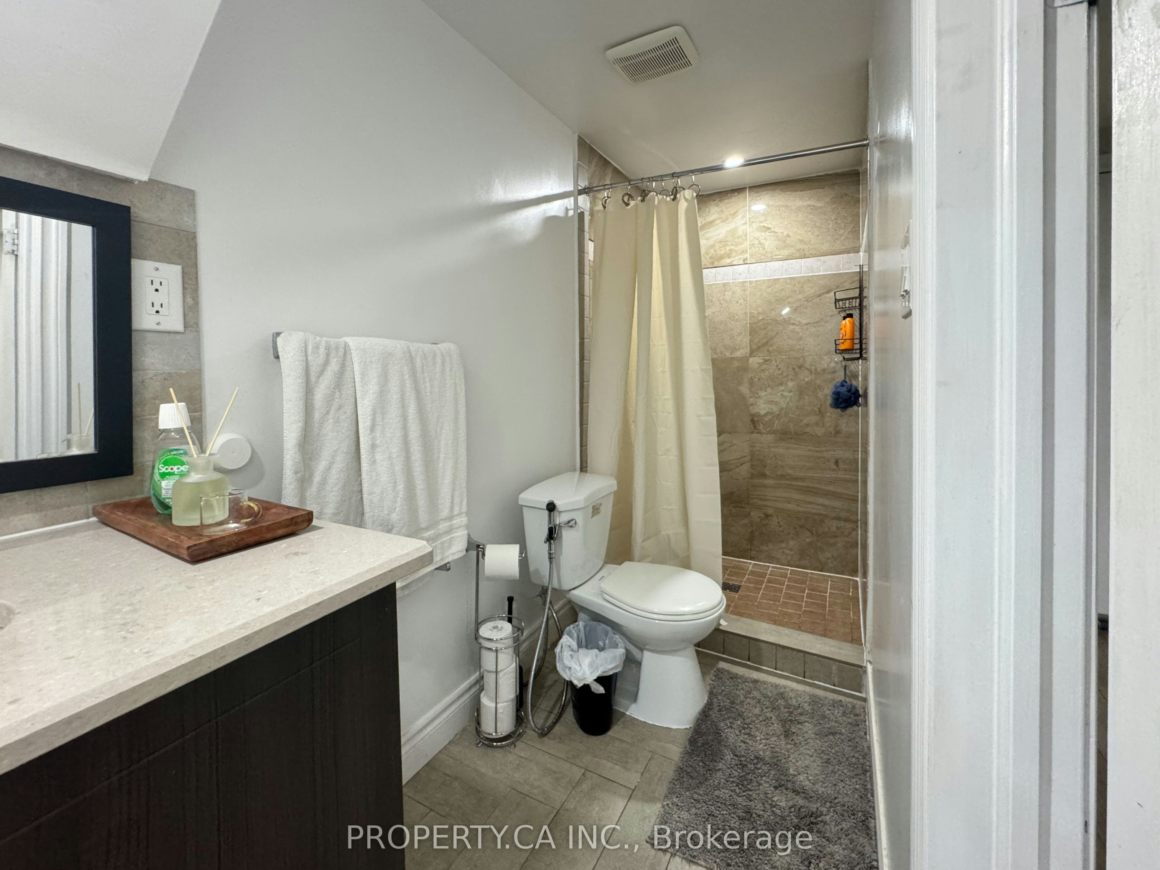 Lower-37 Hewlett Crescent, Markham, ON, L3P 7J9 - 11