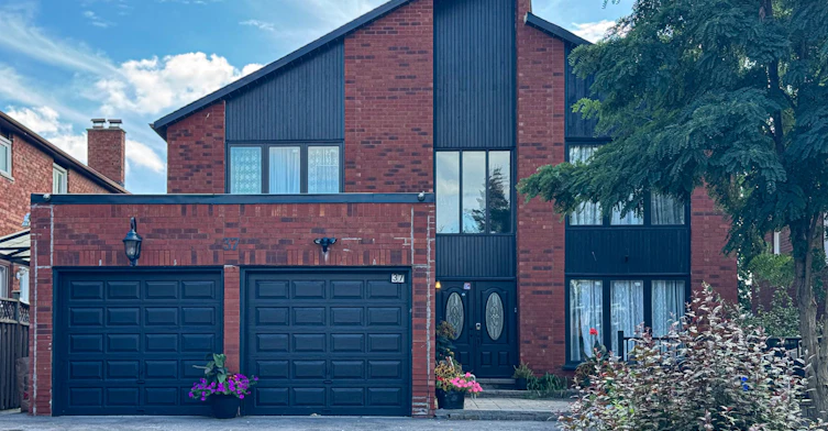 Lower-37 Hewlett Crescent, Markham, ON, L3P 7J9