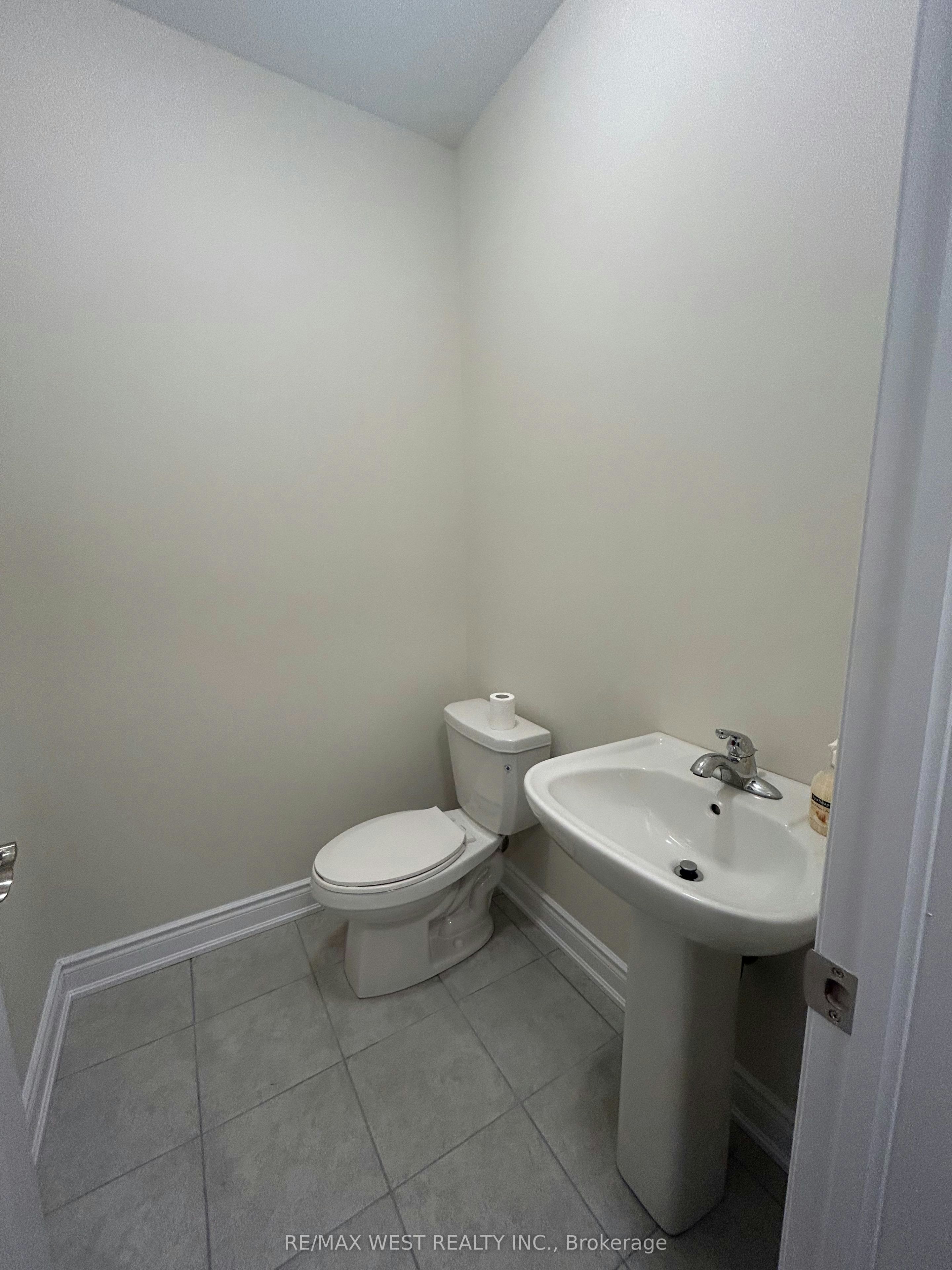 50 Lorne Thomas Place, New Tecumseth, ON, L9R 0T8 - 14