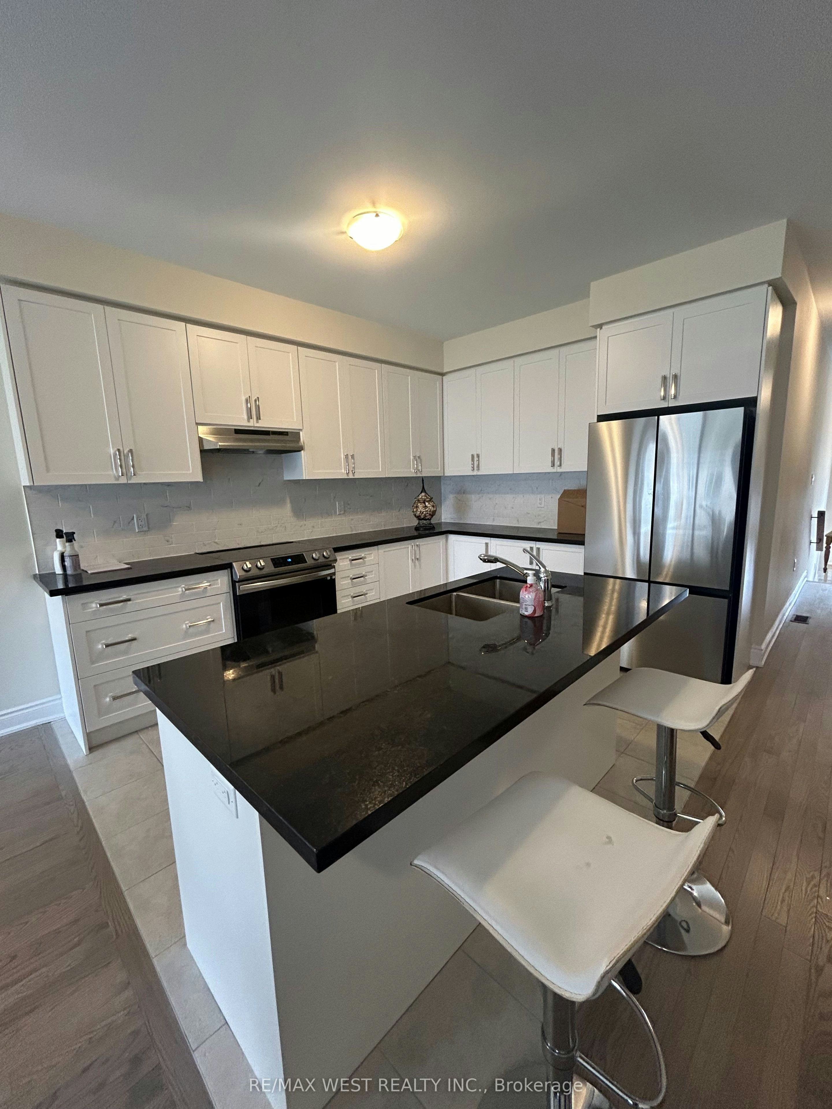 50 Lorne Thomas Place, New Tecumseth, ON, L9R 0T8 - 6