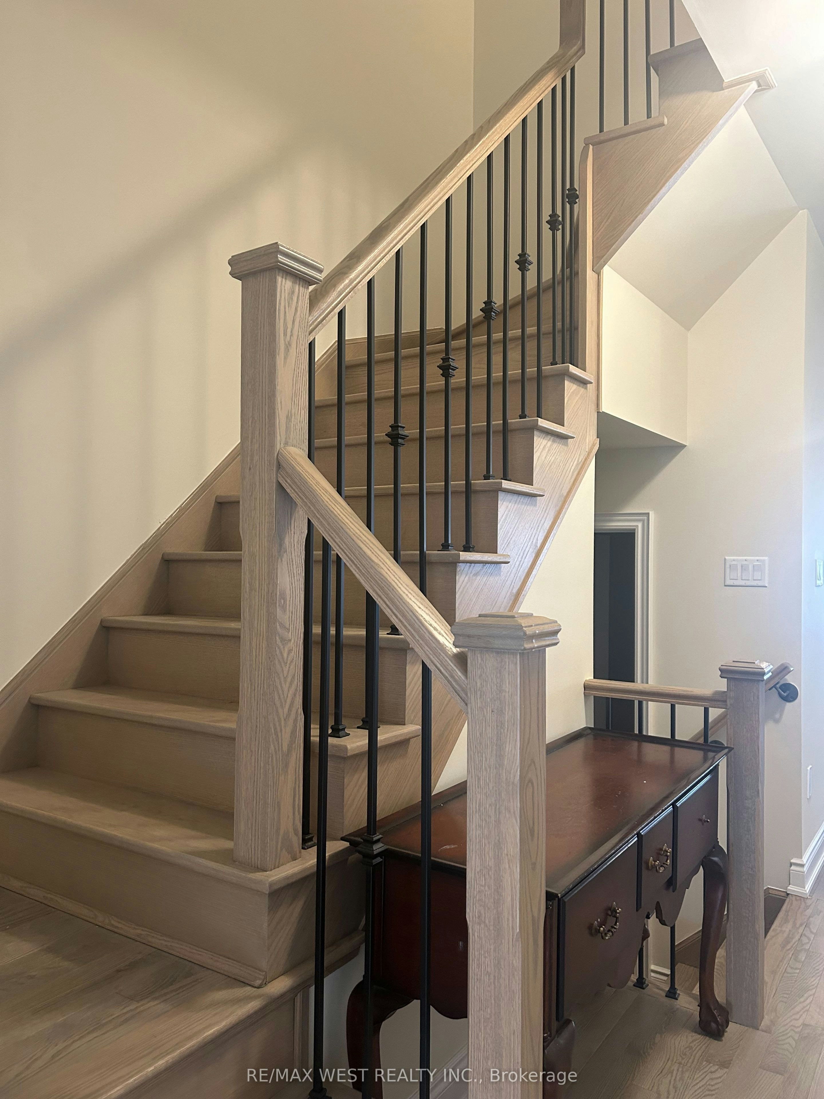 50 Lorne Thomas Place, New Tecumseth, ON, L9R 0T8 - 7