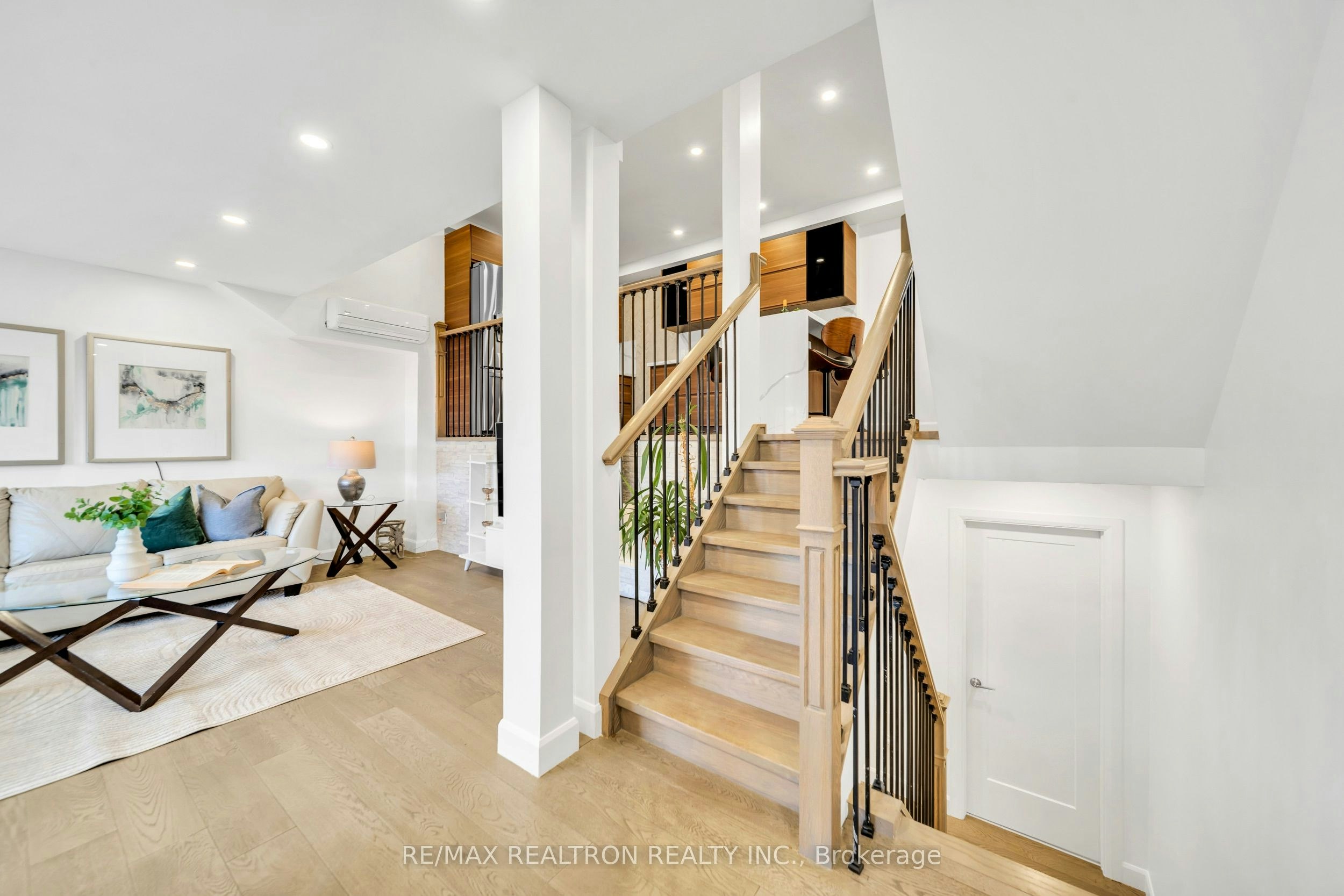 297 Milestone Crescent, Aurora, ON, L4G 3M2