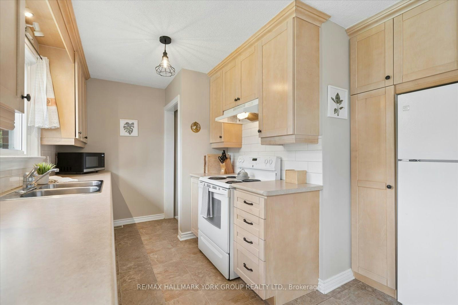 26 Georgina Street, Georgina, ON, L0E 1R0 - 14