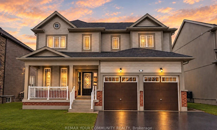 16 Don Hadden Crescent