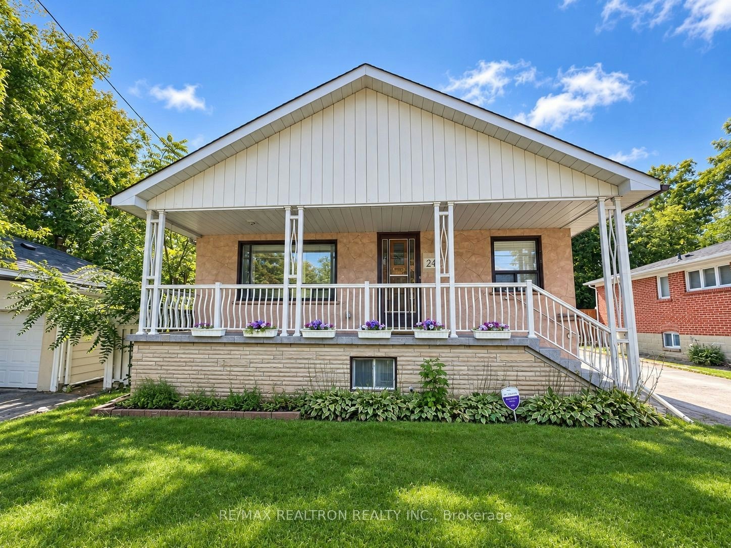 21 Clark Avenue, Markham, ON, L3T 1S4