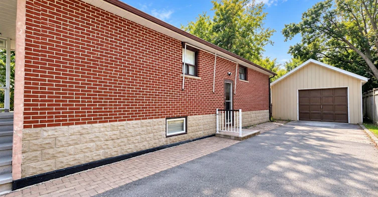 21 Clark Avenue, Markham, ON, L3T 1S4 - 3