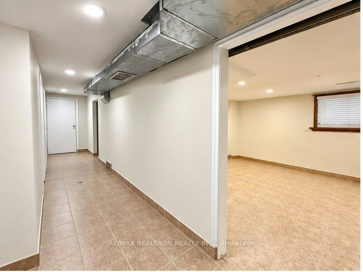 21 Clark Avenue, Markham, ON, L3T 1S4 - 21