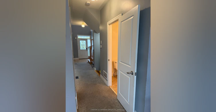 3 Grey Wing Avenue, Georgina, ON, L4P 0E8 - 4