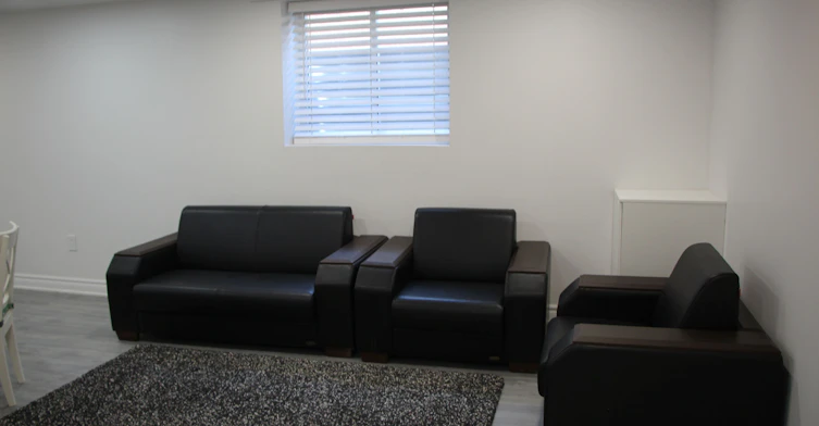 306 Salisbury Lane, Newmarket, ON, L3Y 8A5 - 4