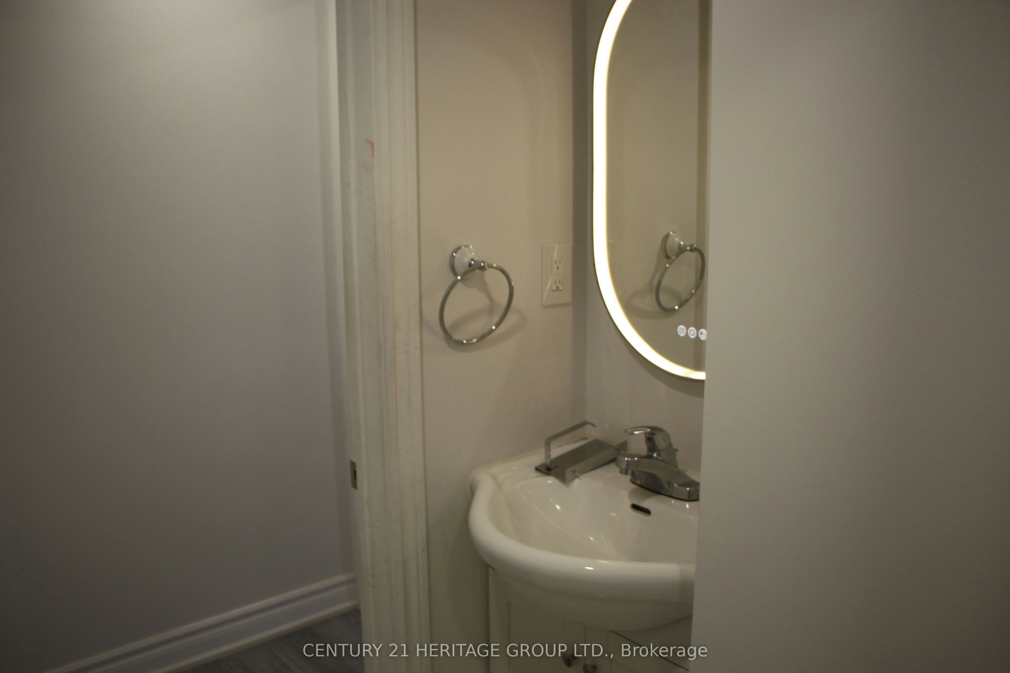 306 Salisbury Lane, Newmarket, ON, L3Y 8A5 - 9