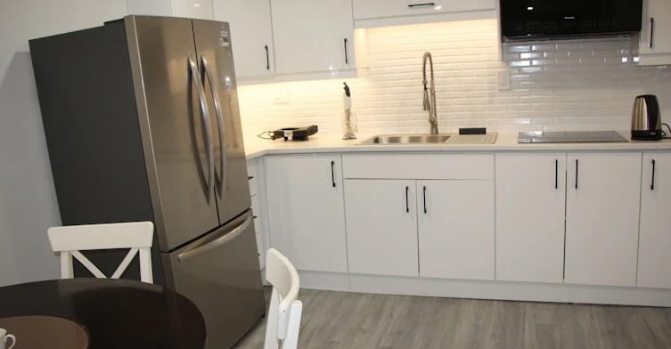 306 Salisbury Lane, Newmarket, ON, L3Y 8A5 - 2