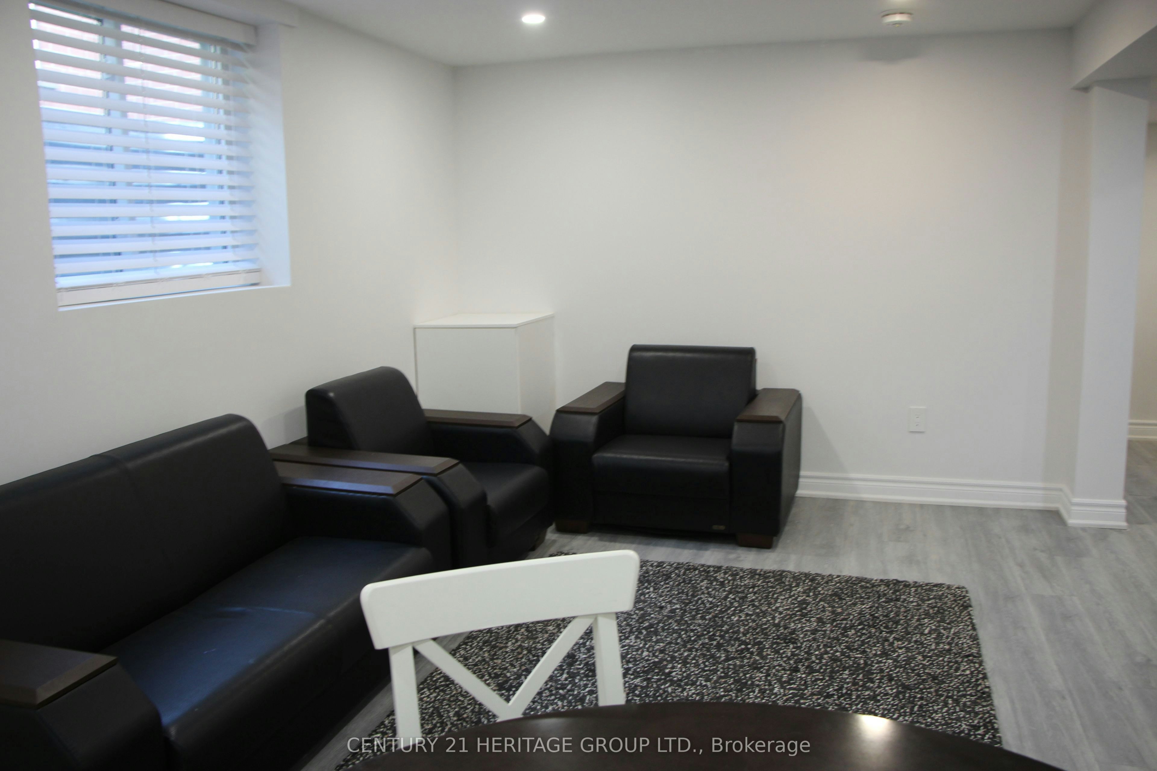 306 Salisbury Lane, Newmarket, ON, L3Y 8A5 - 5