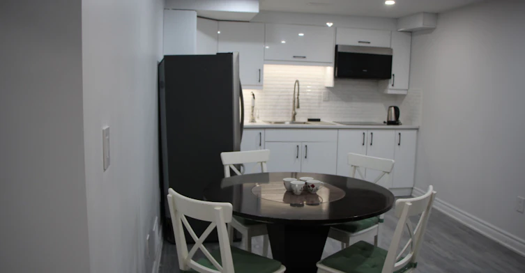 306 Salisbury Lane, Newmarket, ON, L3Y 8A5